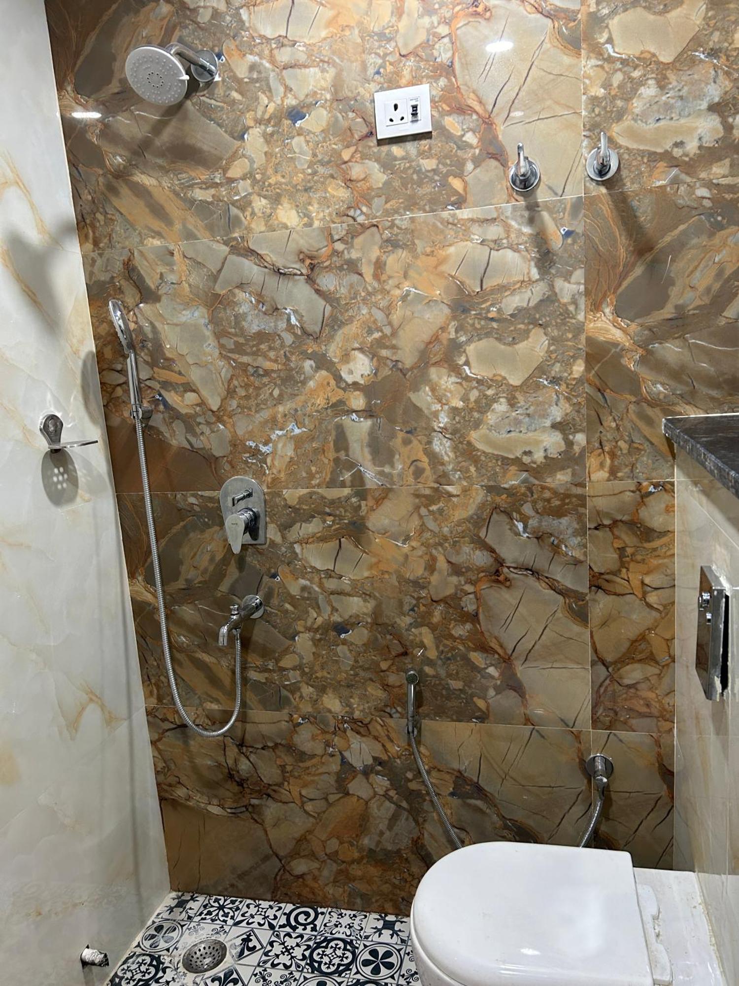 Hotel Aerocity Golden Close To New Delhi Airport 外观 照片