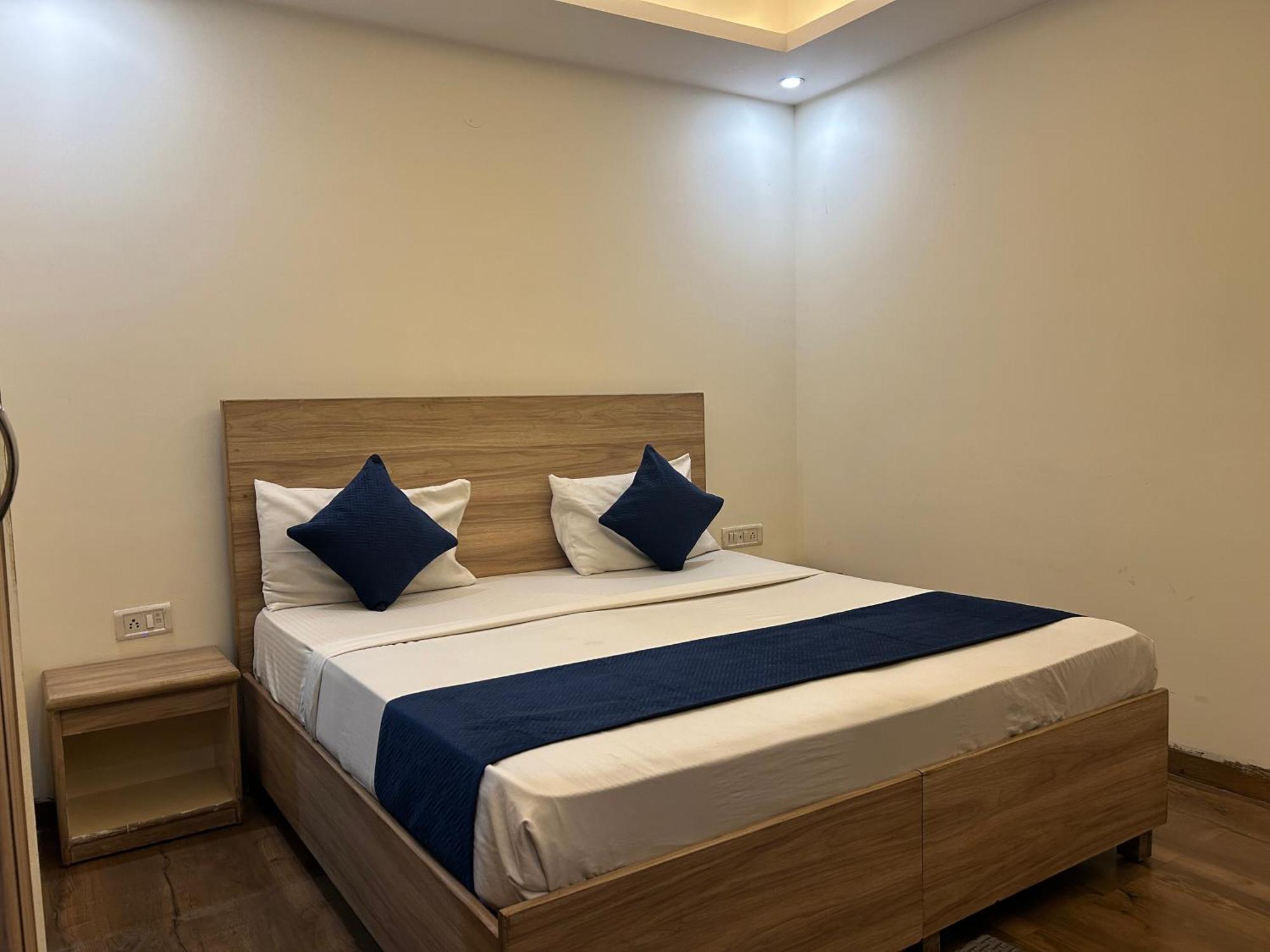 Hotel Aerocity Golden Close To New Delhi Airport 外观 照片